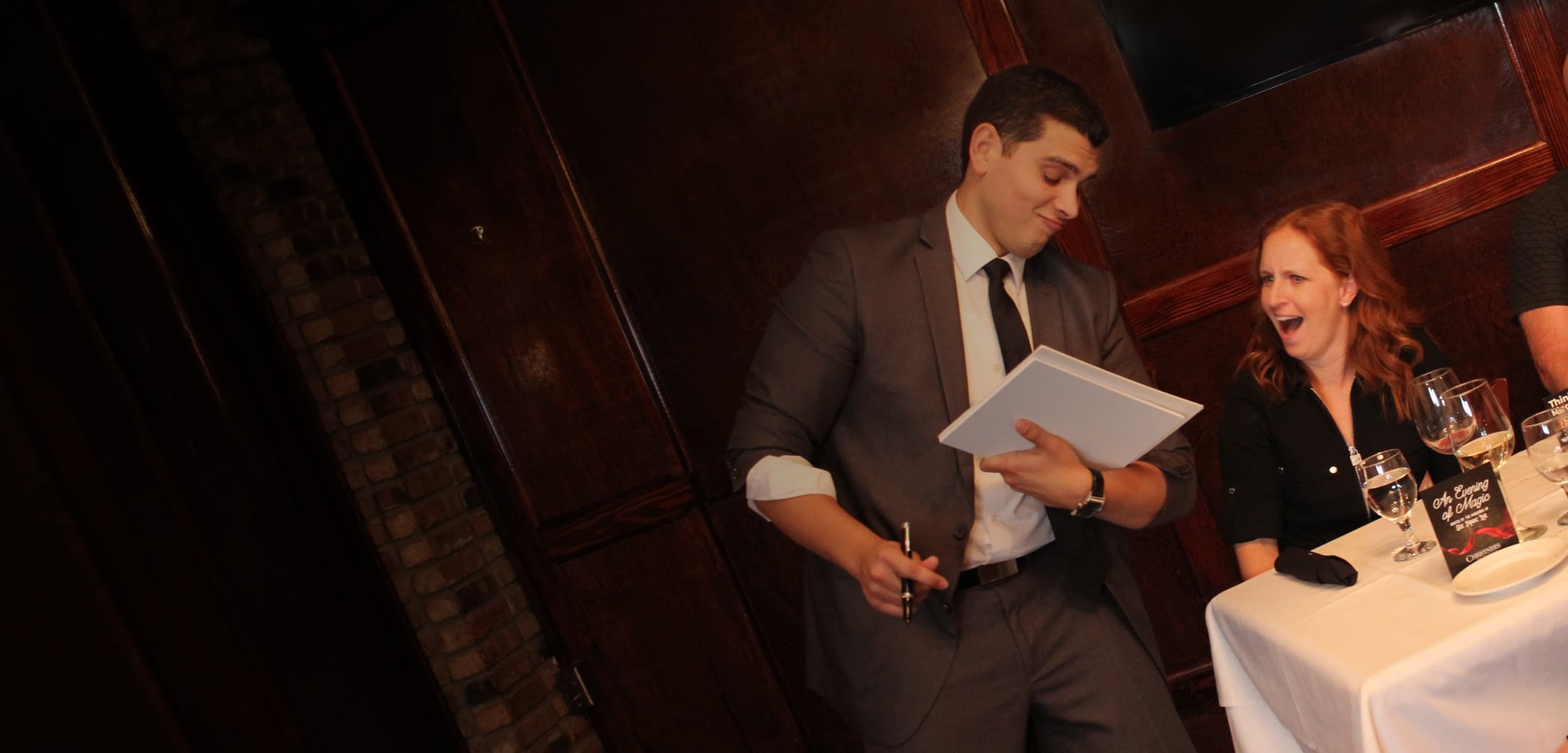 Strolling mentalist at corporate event
